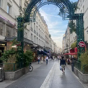 Apartment Rue Montorgueil, Paris