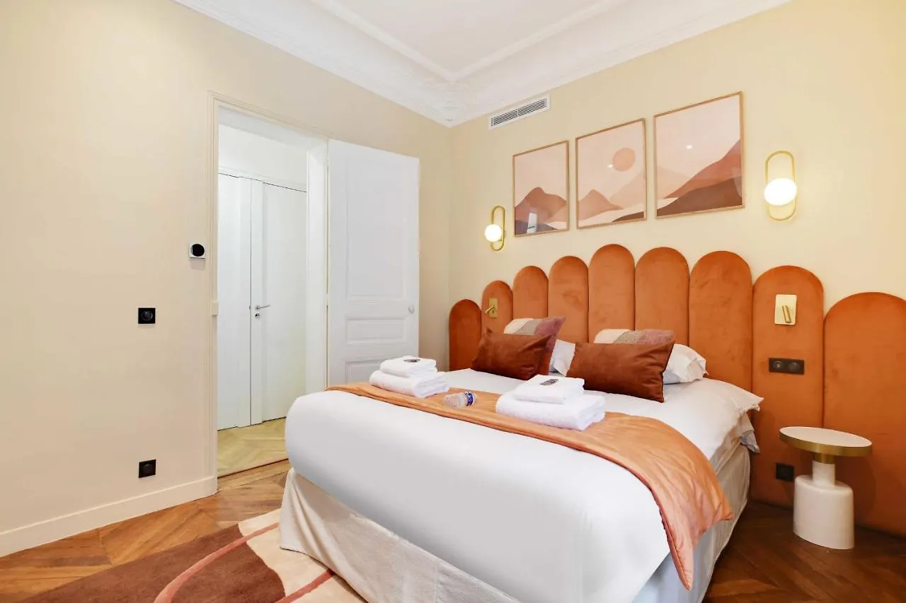 Chic Apartment - 1Br-4P - Facing The Louvre Paris